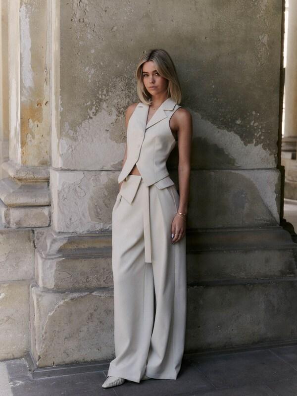 Daniel Hechter Watches Millane Gilet In Taupe