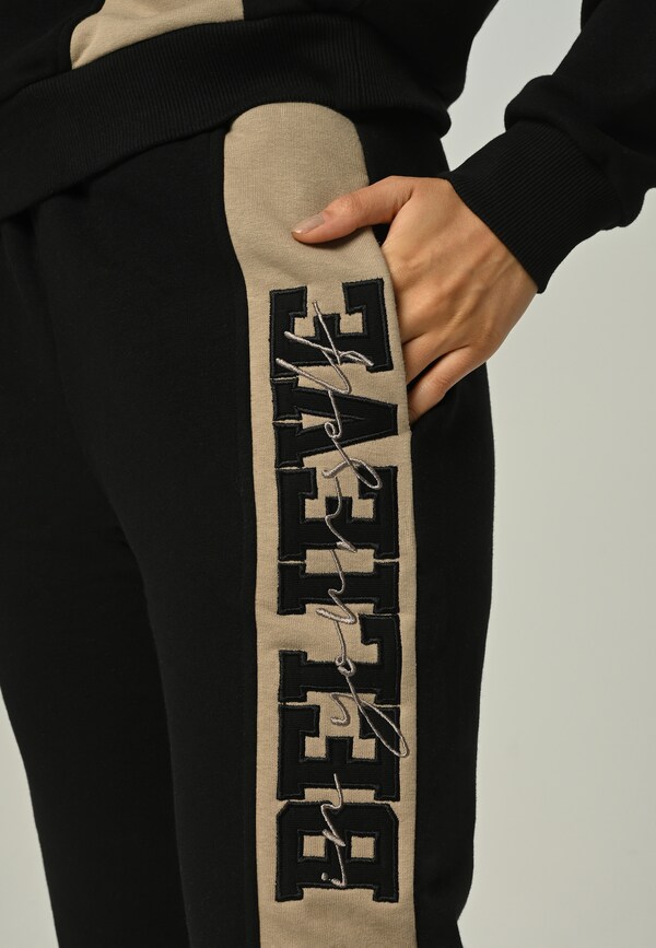 Daniel Hechter Watches Tom Barron Joggingpak In Chamois Zwart