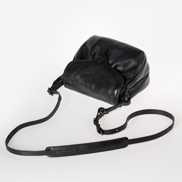 Daniel Ray Aunts & Uncles Mrs. Coconut Cake Shoulderbag Black Smoke