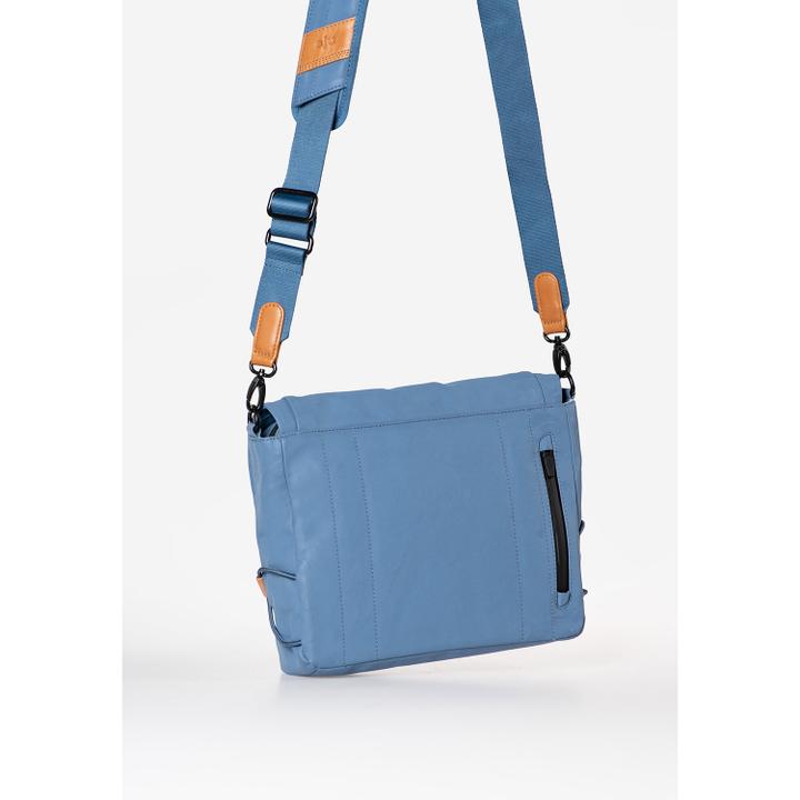 Daniel Ray Aunts & Uncles Sendai Messenger Bag Blue Jeans