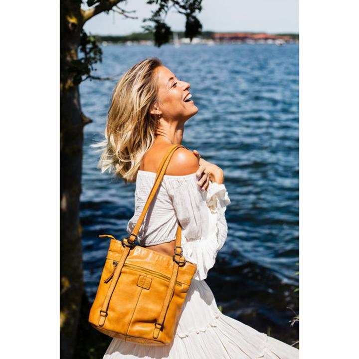 Daniel Ray Bear Design Cow Lavato Schoudertas Cognac