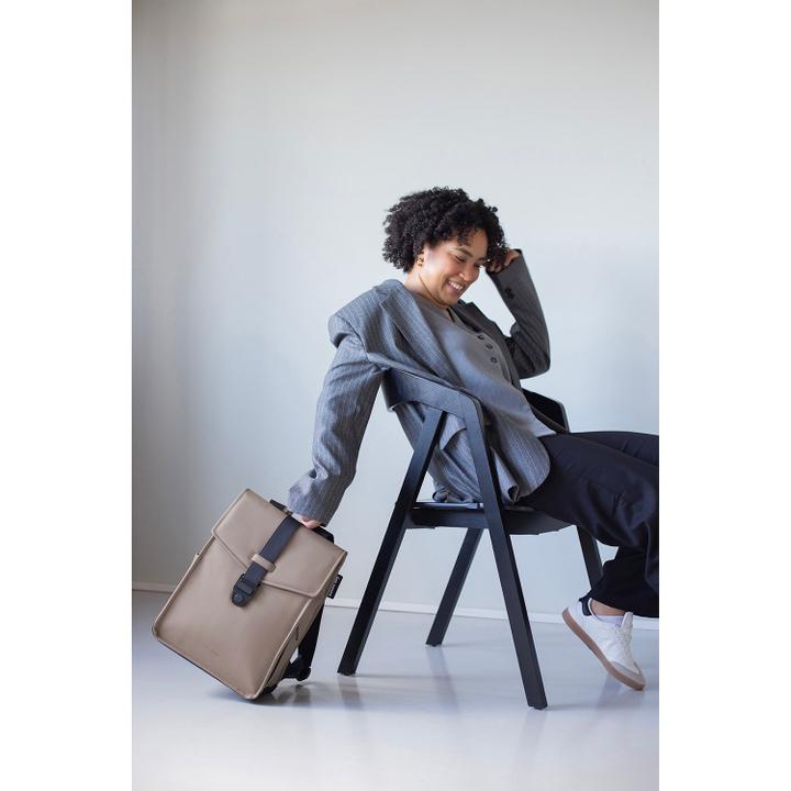 Daniel Ray Bold Banana Beyond Bold Envelope Backpack Dark Taupe-black