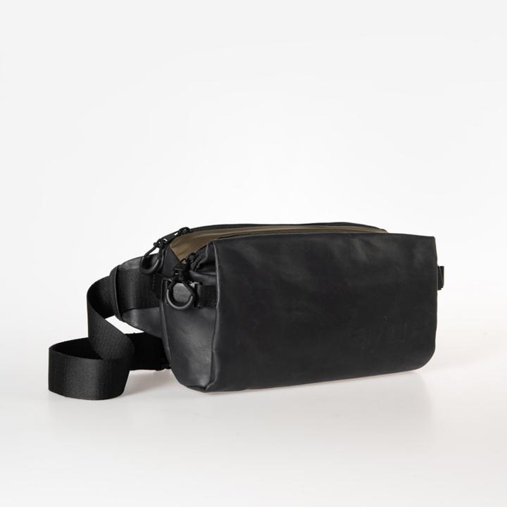 Daniel Ray Aunts & Uncles Ishikari RE Hipbag Black