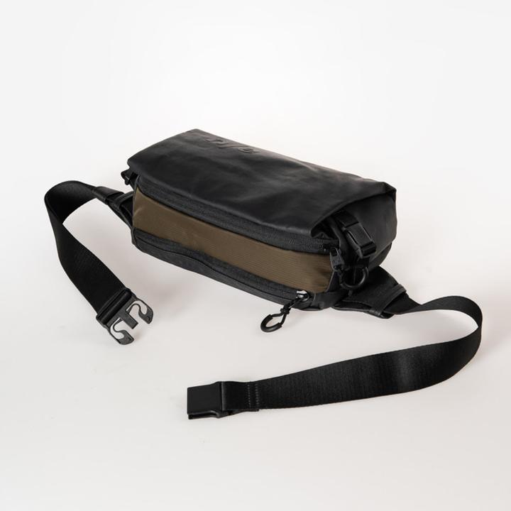 Daniel Ray Aunts & Uncles Ishikari RE Hipbag Black