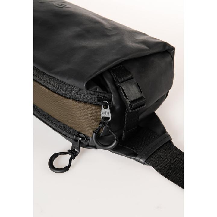 Daniel Ray Aunts & Uncles Ishikari RE Hipbag Black