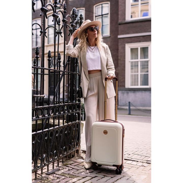 Daniel Ray MOSZ Lauren Cabin 55 Marshmallow