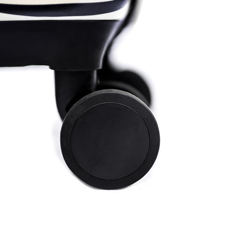 Daniel Ray MOSZ Lauren Cabin 55 Zebra