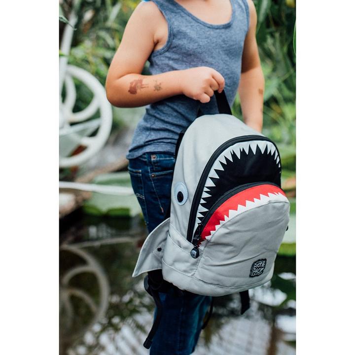 Daniel Ray Pick & Pack Shark Shape Backpack S Grey