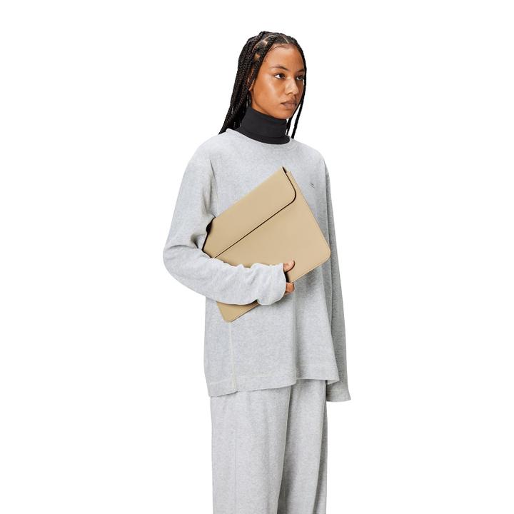 Daniel Ray Rains Laptop Portfolio 15"/16'' W1 Sand