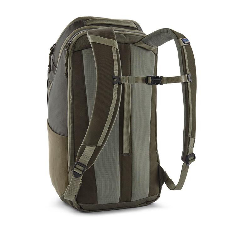 Daniel Ray Patagonia Black Hole Pack 32L Basin Green
