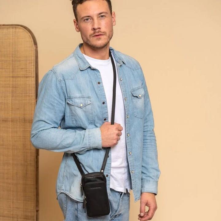 Daniel Ray The Chesterfield Brand Valdes Telephone Bag Cognac