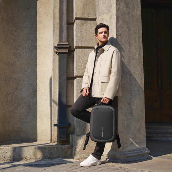 Daniel Ray XD Design Bobby Edge Anti-Theft Backpack Dark Blue