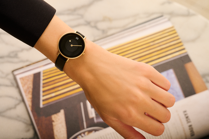 Danish Design Måne Gold