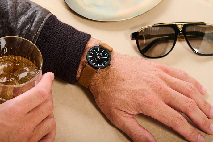 Danish Design Rhine Black Brown Date Medium