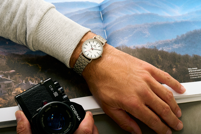 Danish Design Rhine White Blue Date Medium