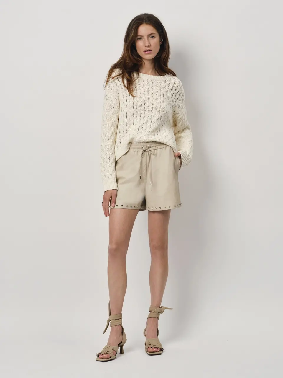 Dante 6 Kabeltrui Met Open Rug Creme