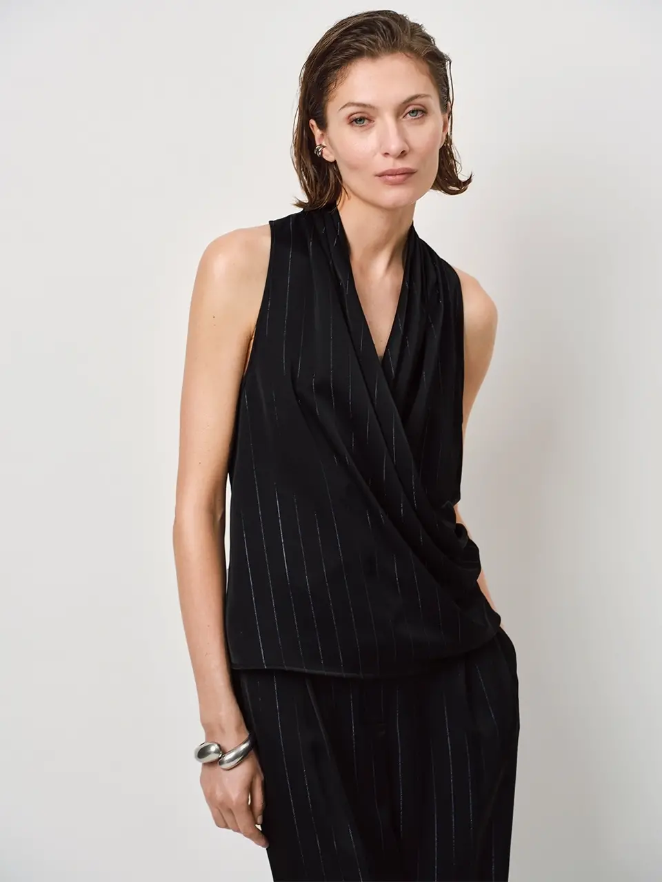 Dante 6 Pinstripe Drapeer Top Zwart