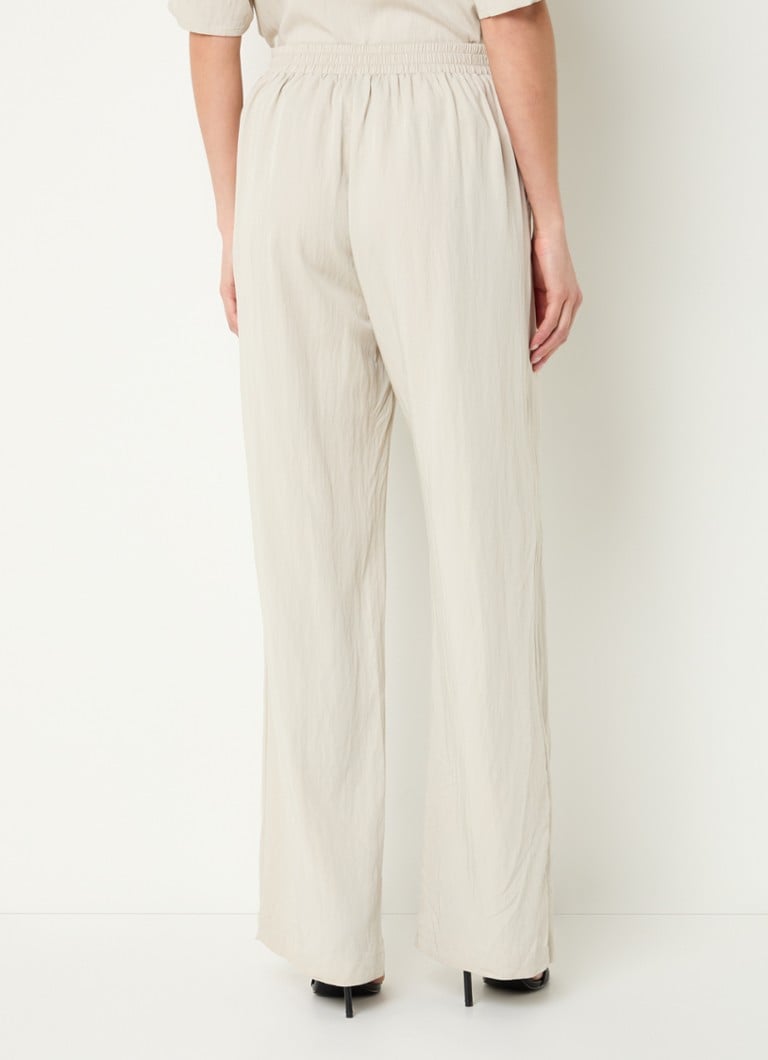 De Bijenkorf Claudia Sträter Creme