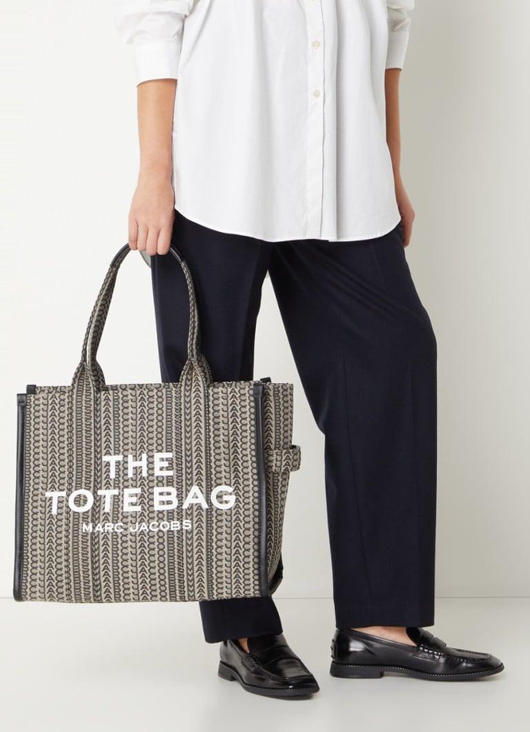 De Bijenkorf Marc Jacobs Zand