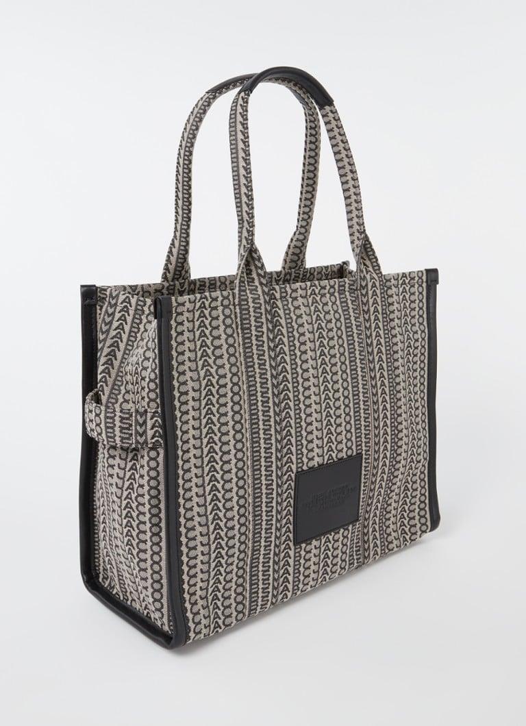 De Bijenkorf Marc Jacobs Zand