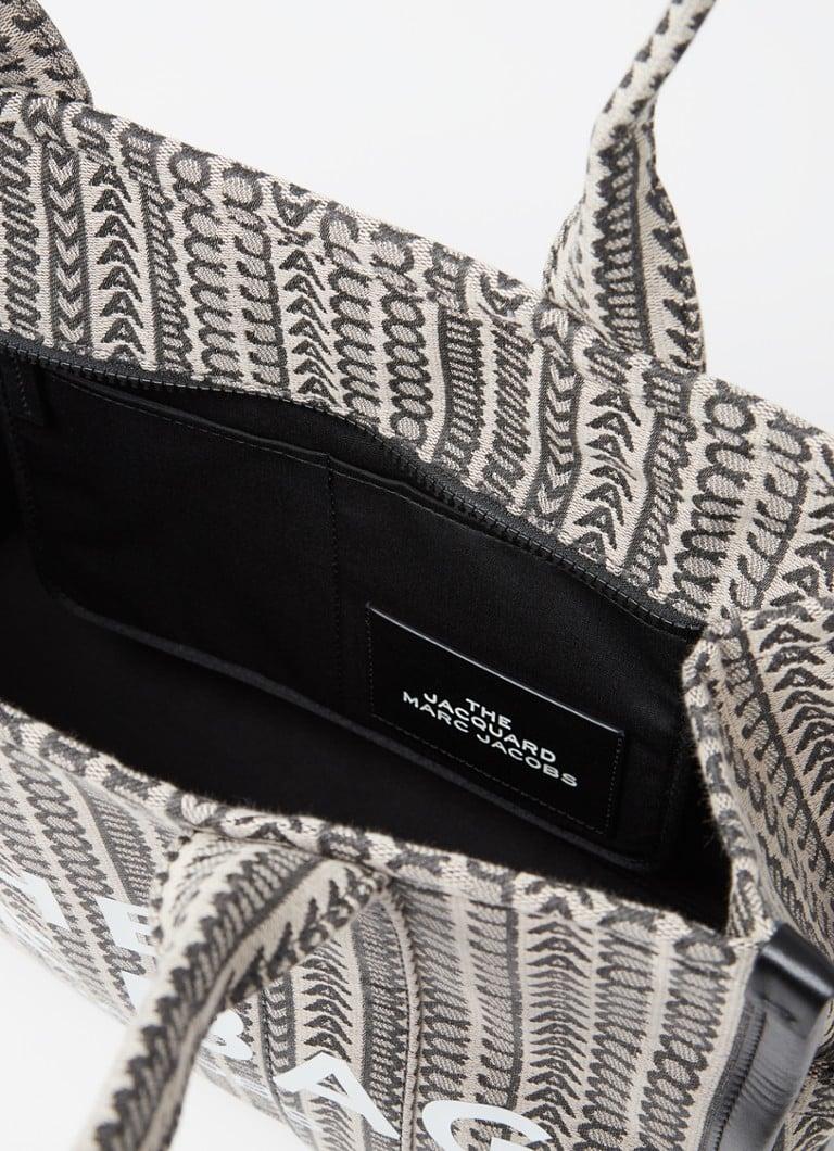 De Bijenkorf Marc Jacobs Zand