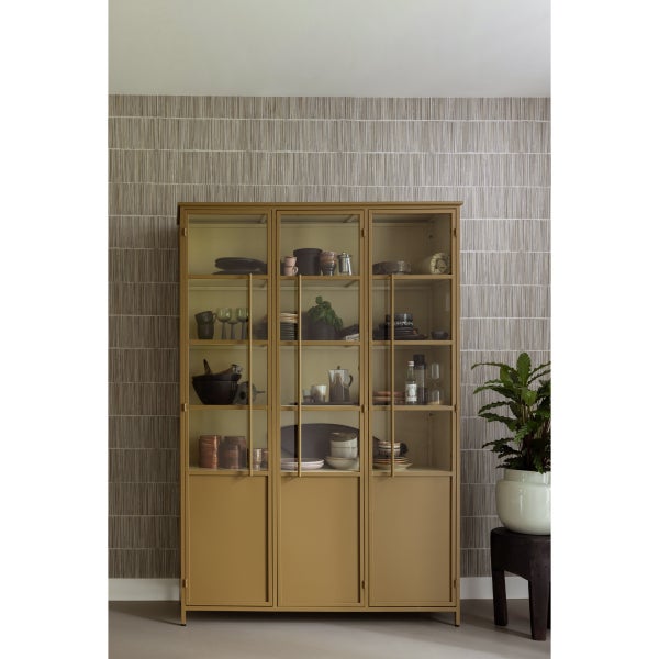 De Eekhoorn EXHIBIT XL 3-DEURS VITRINEKAST METAAL HONINGGEEL