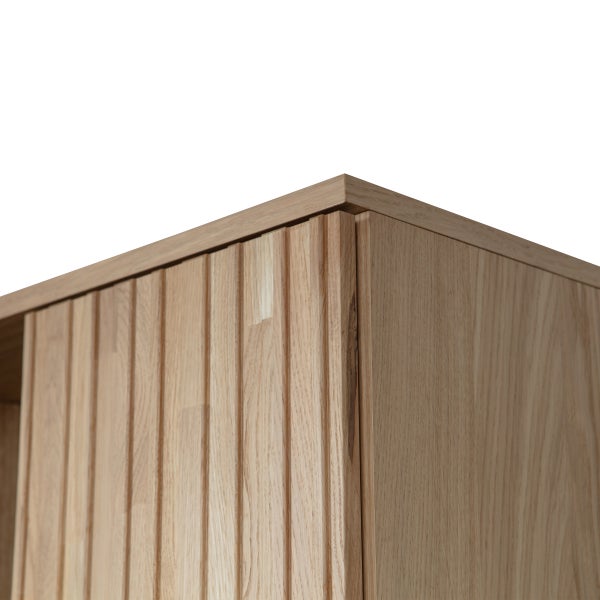 De Eekhoorn NEW GRAVURE HOGE KAST MET LADE EIKEN BLANKE LAK [fsc]