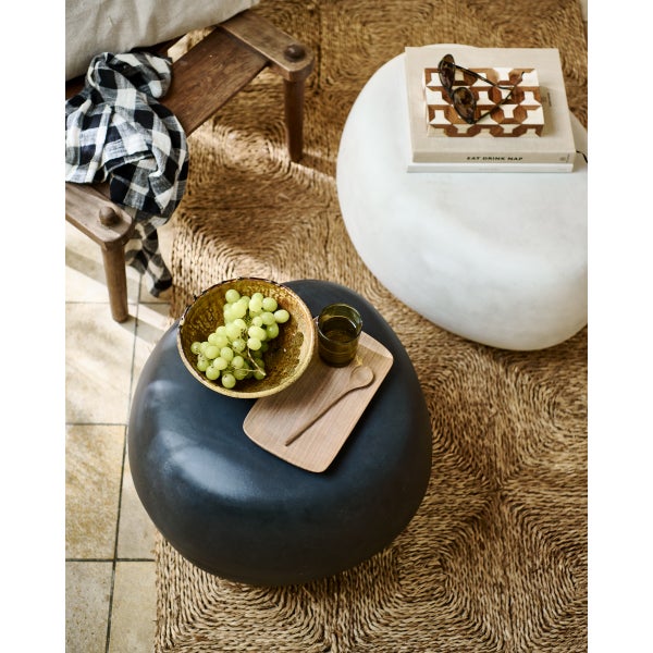 De Eekhoorn PEBBLE BIJZETTAFEL BETONLOOK ANTRACIET 35xØ50