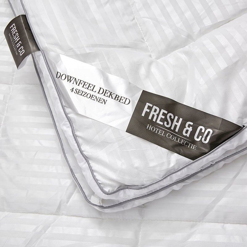 Dekbed Discounter Dekbed - Hotel Stripe Micro Dons - 4-Seizoenen