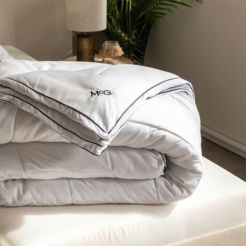 Dekbed Discounter Dekbed McGregor Hotel Deluxe - 4 Seizoenen