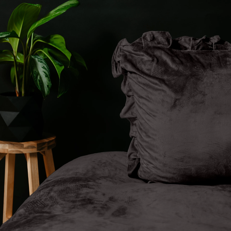 Dekbed Discounter Dekbedovertrek Velvet Ruffles - Zwart