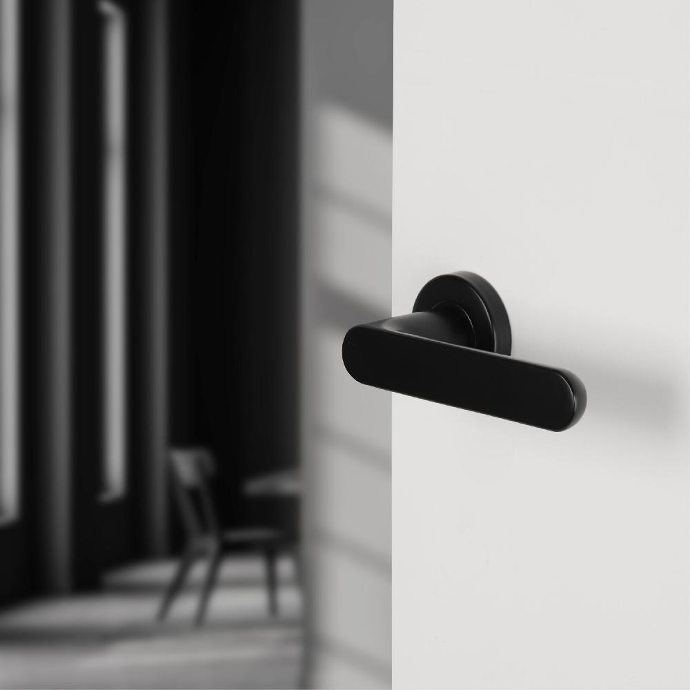 Differnz Differnz Eindhoven Deurkruk – Rond Rozet – Blind – Zwart