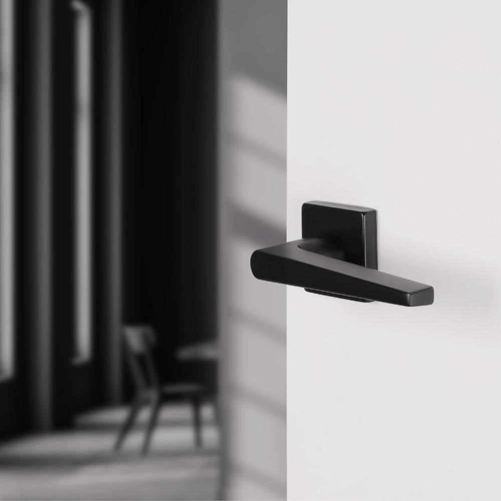 Differnz Differnz Rotterdam Deurkruk – Vierkant Rozet – Blind – Zwart