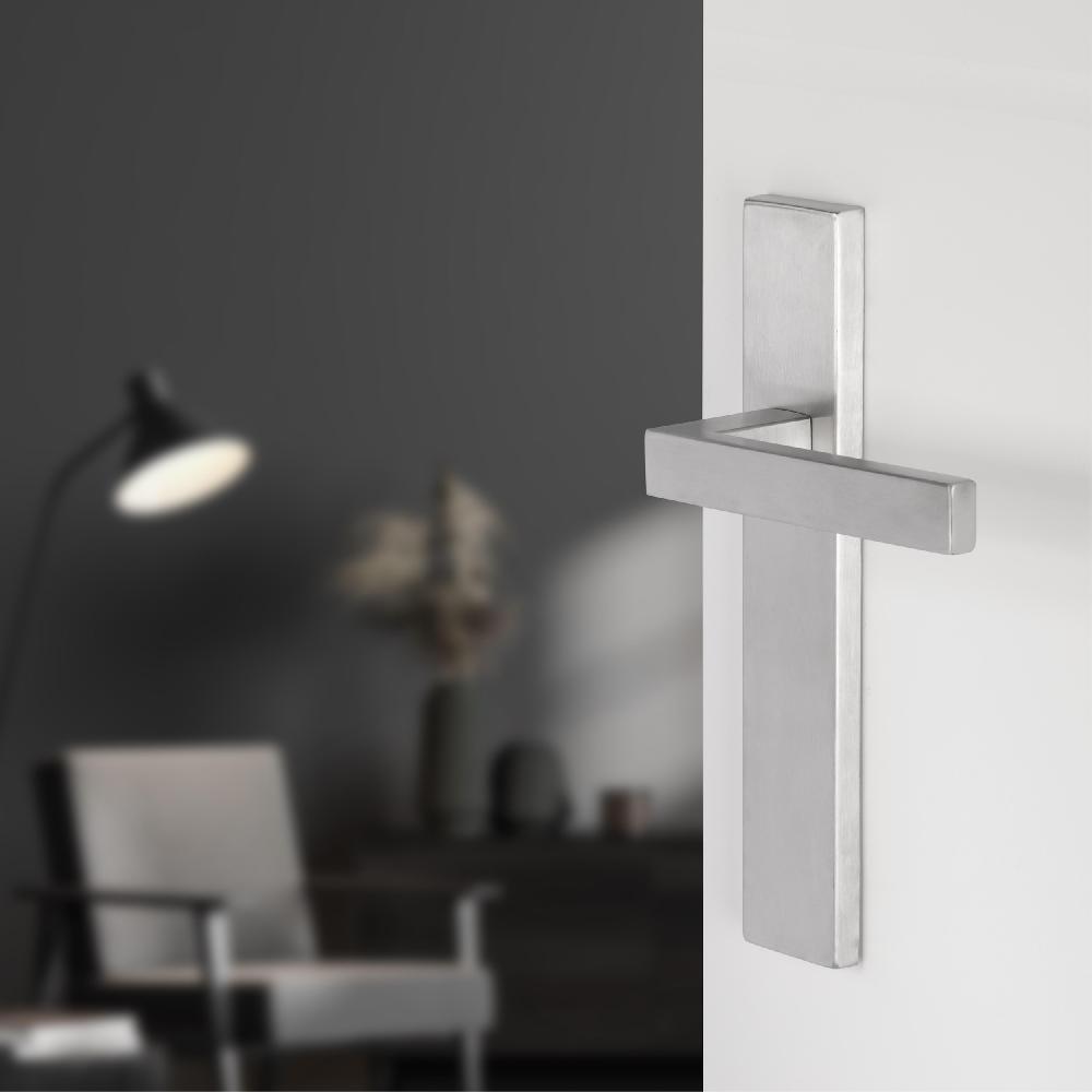 Differnz Differnz Tilburg Deurkruk – Vierkant Schild – Blind – Mat Chroom