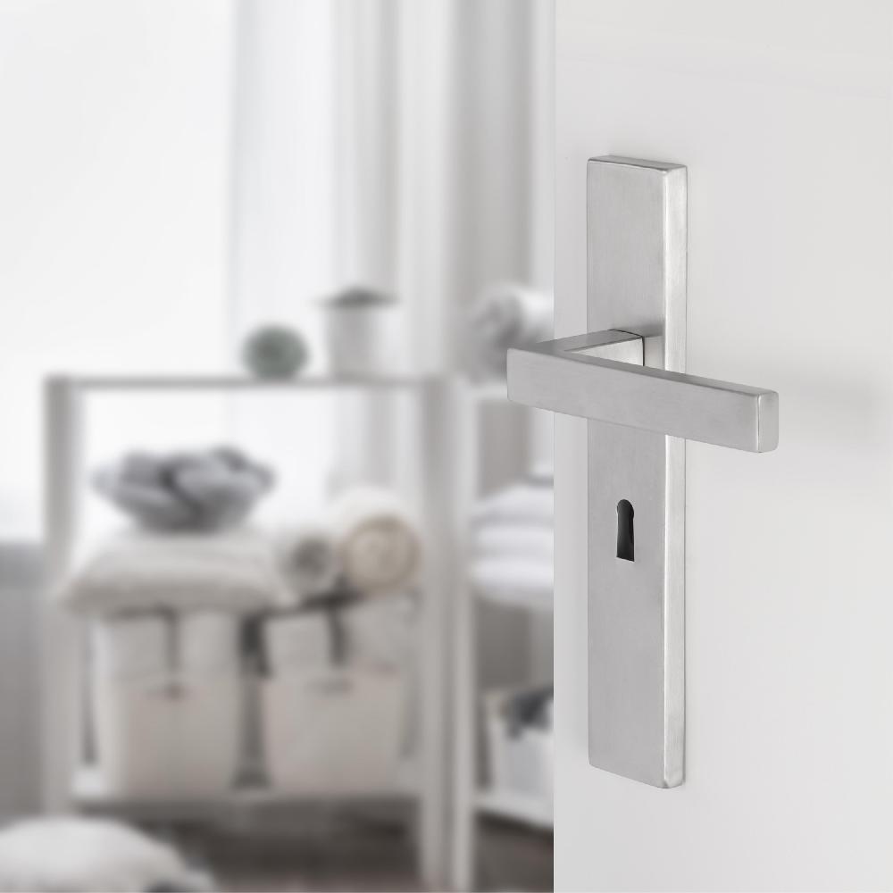 Differnz Differnz Tilburg Deurkruk – Vierkant Schild – Sleutel 56 Mm – Mat Chroom