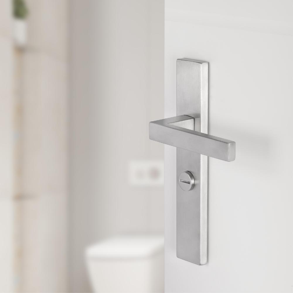 Differnz Differnz Tilburg Deurkruk – Vierkant Schild – WC 63 Mm – Mat Chroom