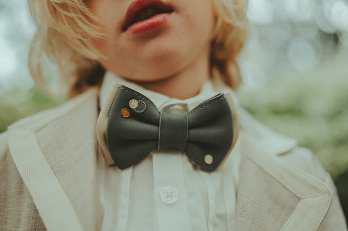 Donsje Benjamyn Bow Tie | Blue Stone Leather