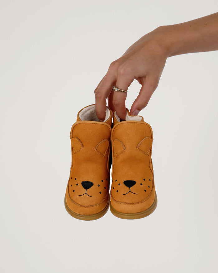 Donsje Dubu Classic Shoes | Lion | Caramel Nubuck