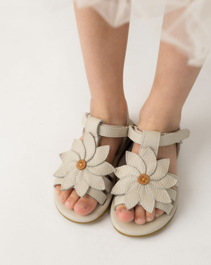 Donsje Iles Fields Sandals | Daisy | Off White Leather