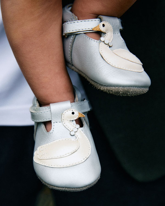 Donsje Shimmer Swan Shoes | Silver Grey Metallic Leather