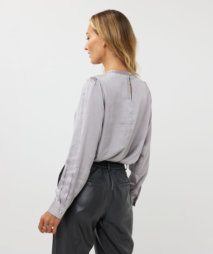 Esqualo Blouse Satin Fancy Neck