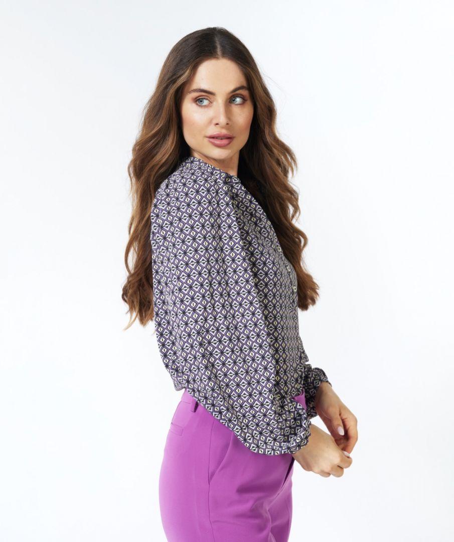 Esqualo Blouse V-neck Graphic Earth