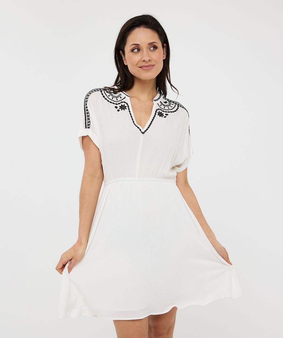 Esqualo Dress Crinkle Embroidery