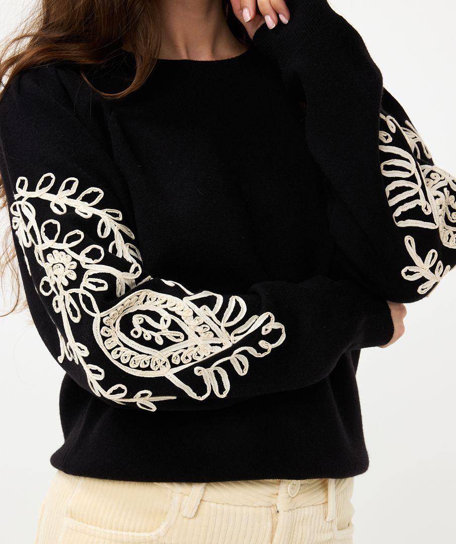 Esqualo Sweater Tape Embroidery