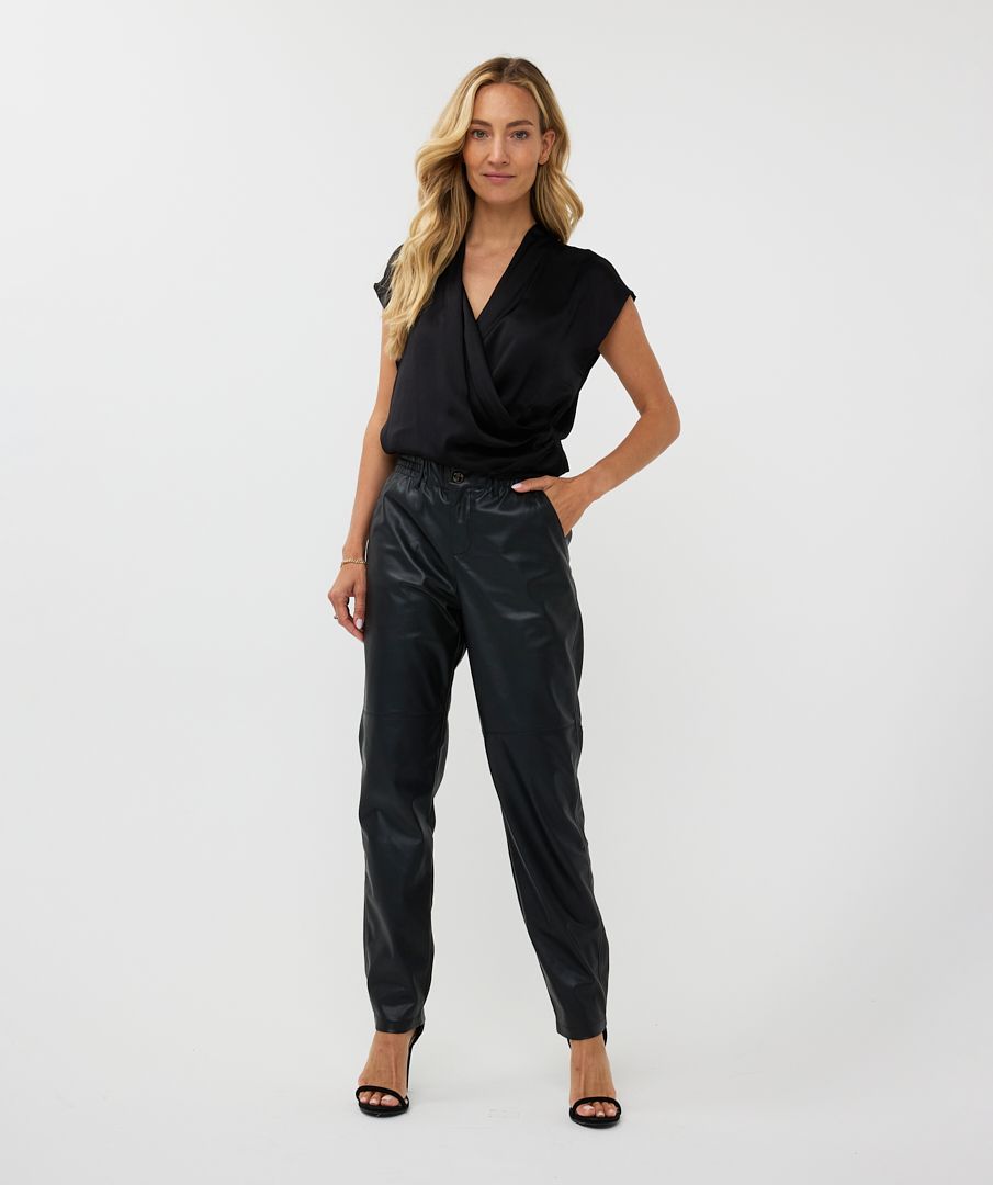 esqualo Trousers jogger vegan leather
