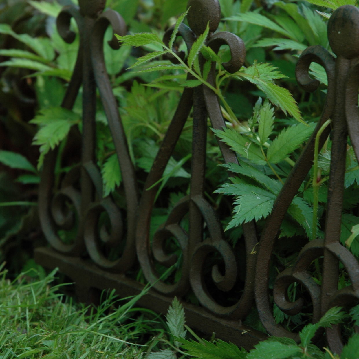 Esschert Design Decoratief Gietijzeren Perkhekje