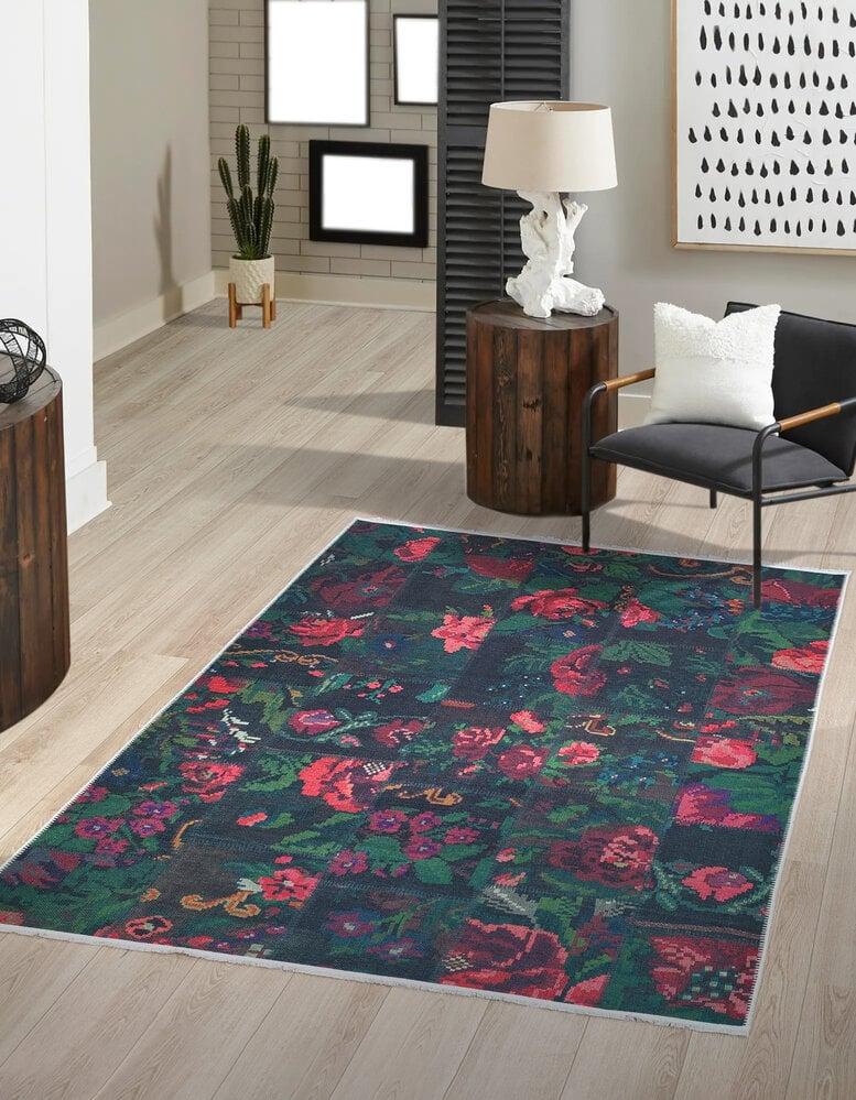 Flycarpets Adrasos Patchwork Zwart Vloerkleed - Gebloemd Wasbaar & Waterdicht