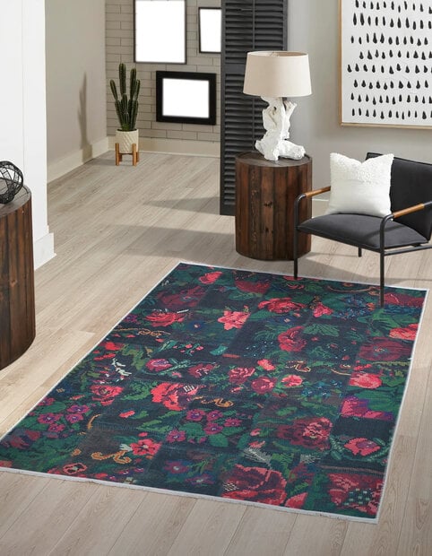 flycarpets Adrasos Patchwork Zwart vloerkleed - Gebloemd Wasbaar & Waterdicht