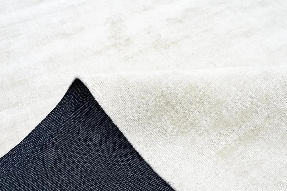 Flycarpets Lumbini Effen Viscose Crème Vloerkleed - Handgeweven