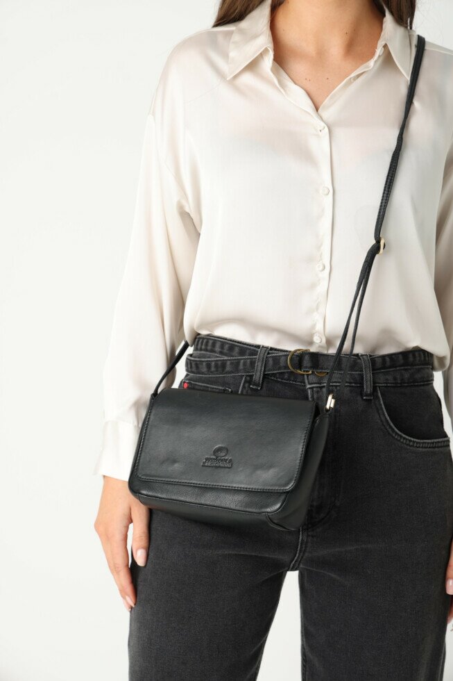 Fred De La Bretoniere Crossbody Bag Giulia Black